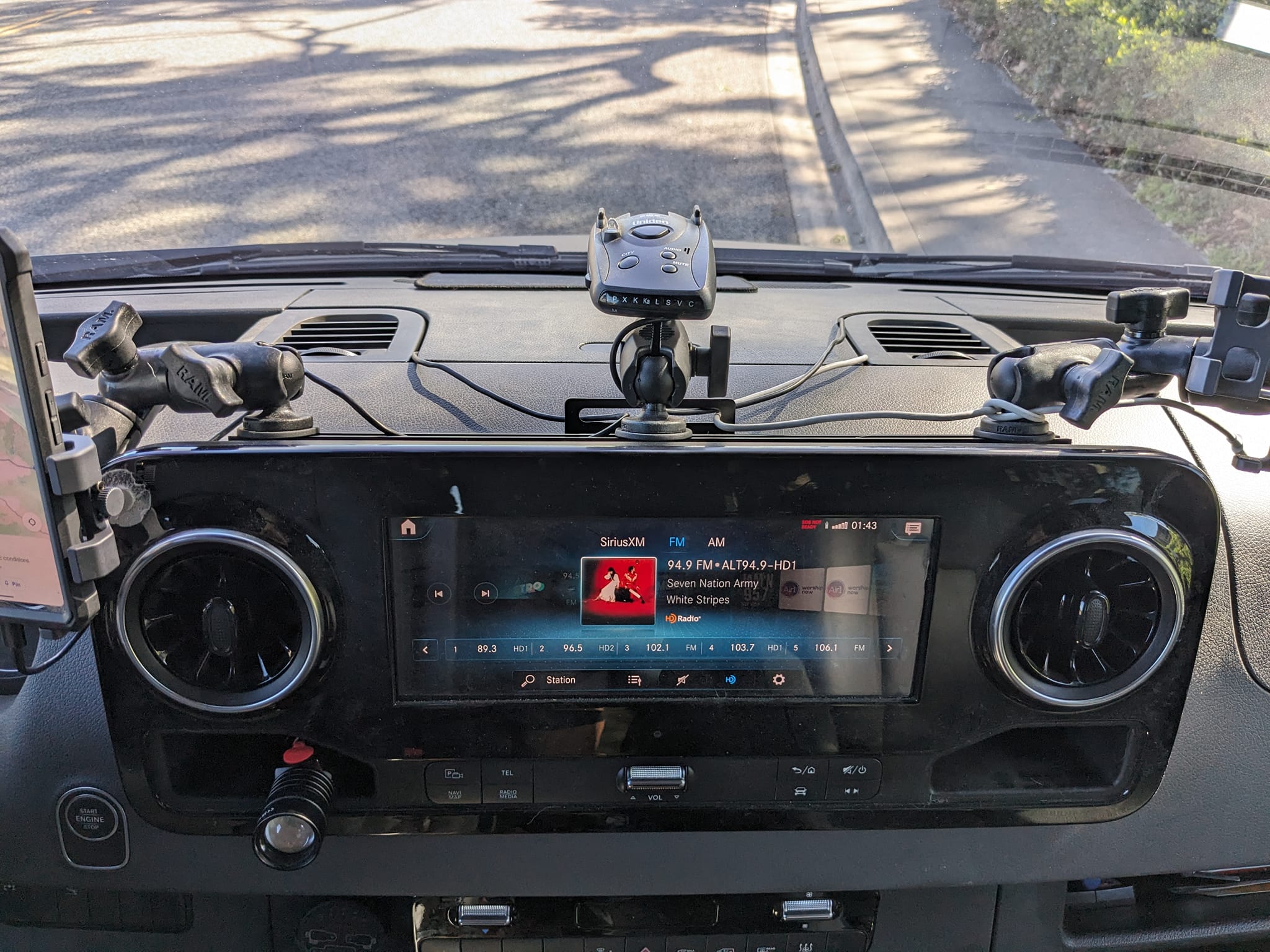 SPRINTER DASH ACCESSORIES AND PHONE MOUNTING SYSTEM