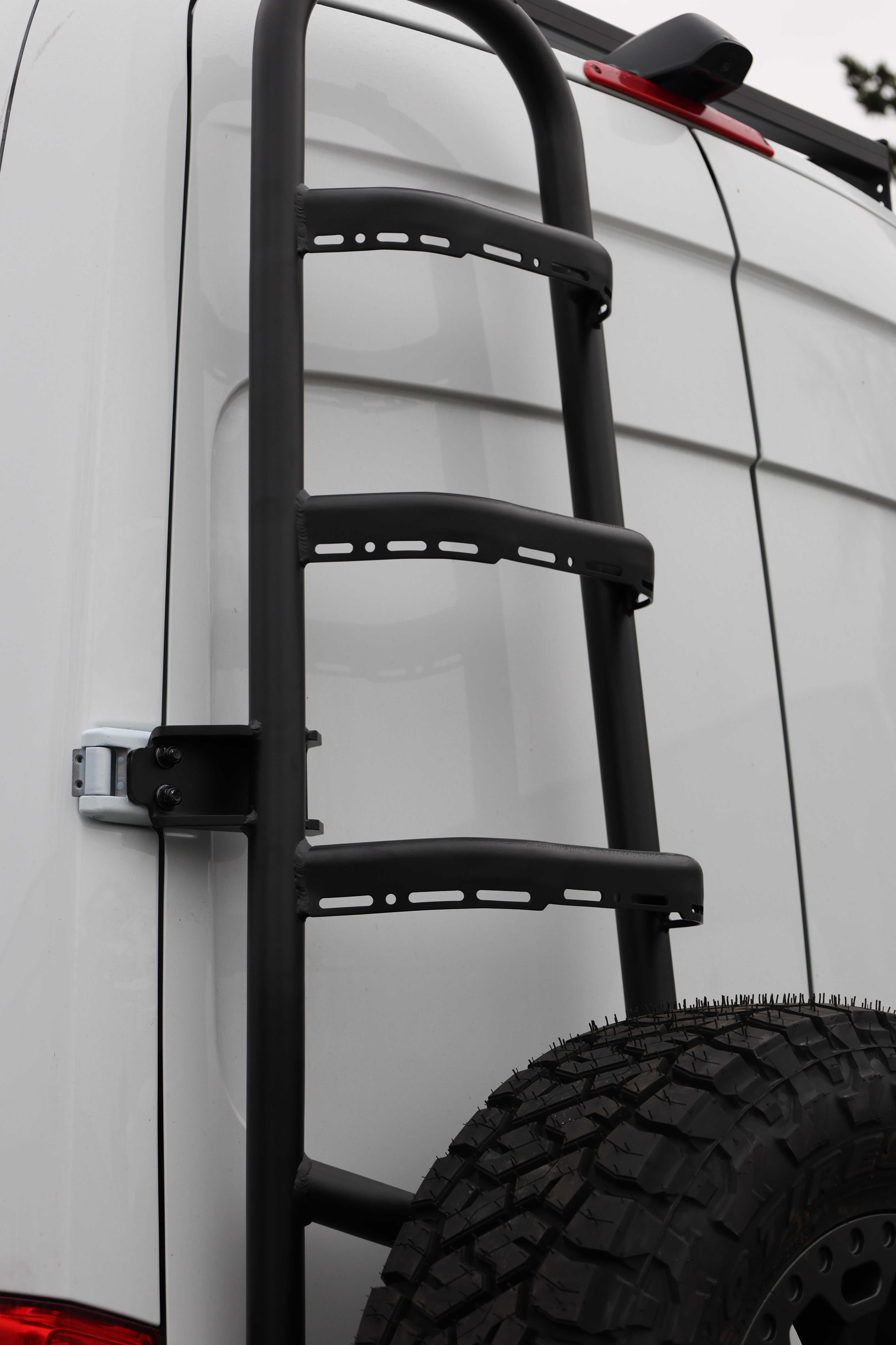 Sprinter Two-in-one Tire Ladder Carrier